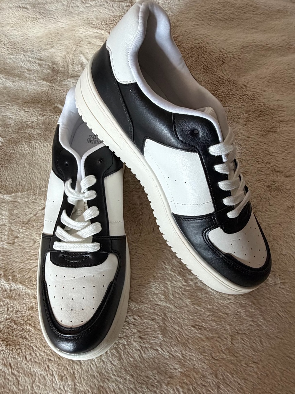 New Wild Fable Black & White Sneakers